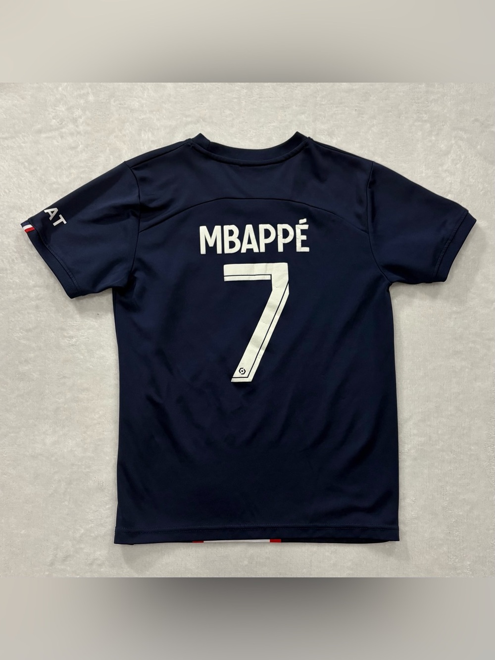 Paris Saint-Germain 2022-23 Mbappe #7 Home Soccer Jersey Youth Size 26 (US S)